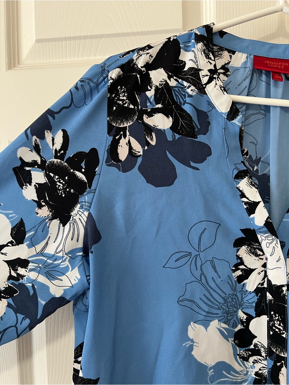 Jennifer Lopez Floral Blouse XL Blue Black White Long Sleeve Tunic Top - Picture 2 of 7